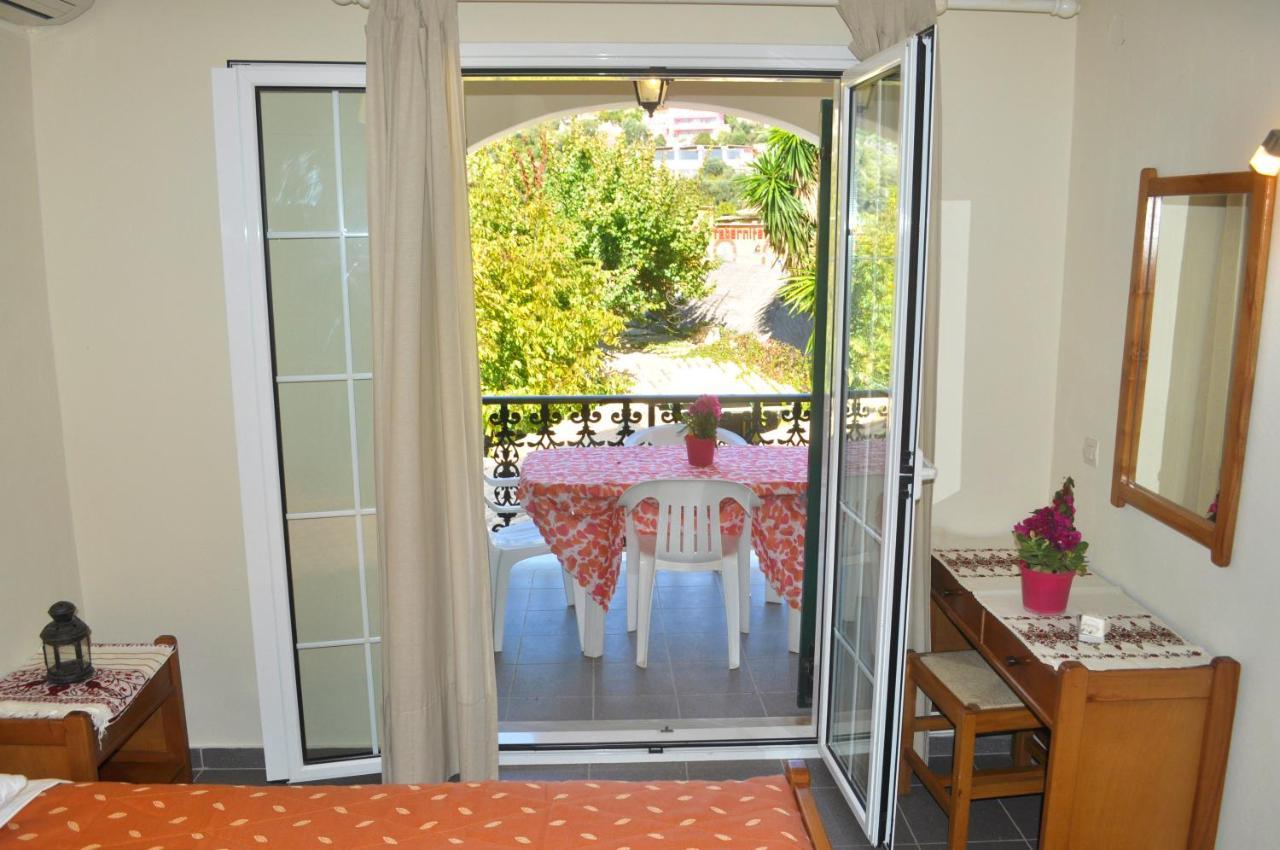 Yannis - Holiday Apartments On Agios Gordios Beach In Corfu Exterior foto